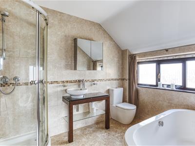 En-Suite Bathroom